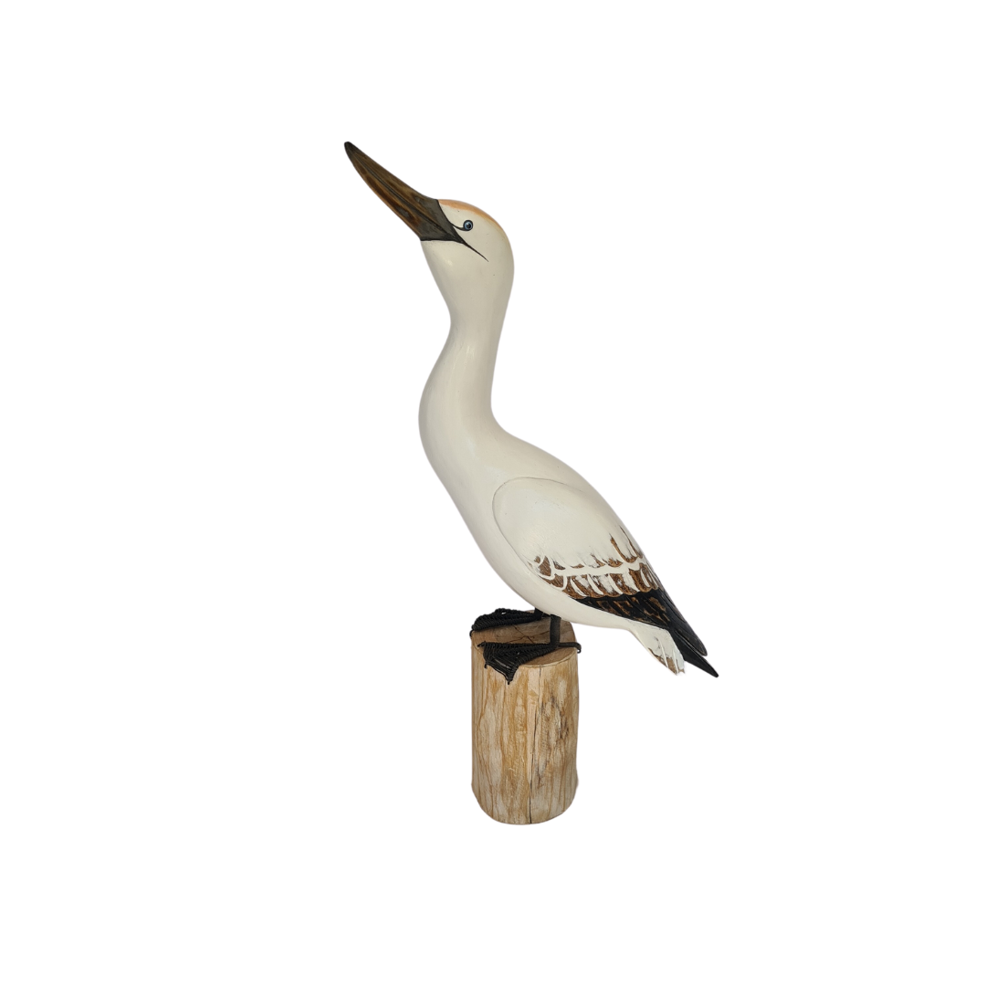 Gannet figure sitting on post in white 570 cm tall