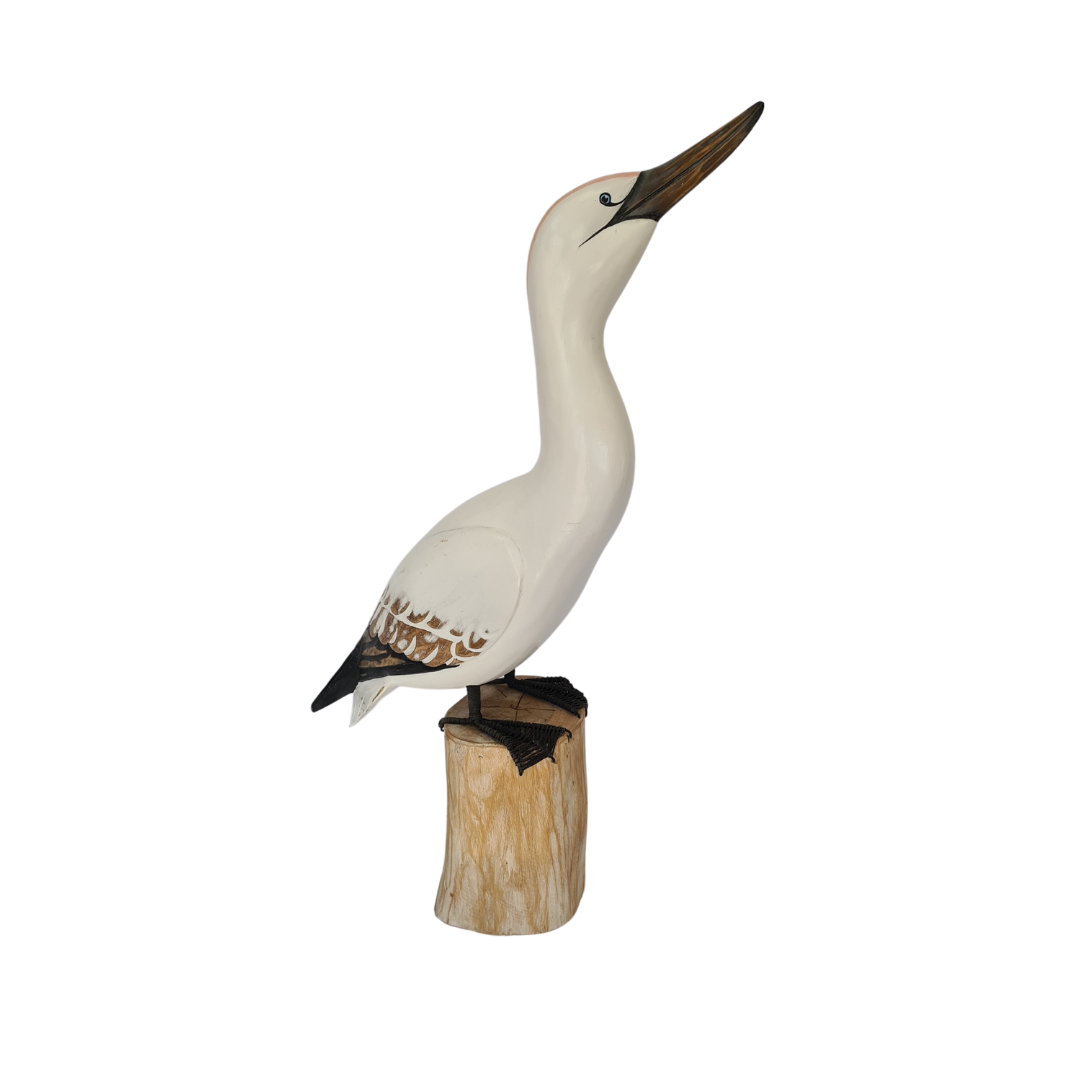 Gannet figure sitting on post in white 570 cm tall