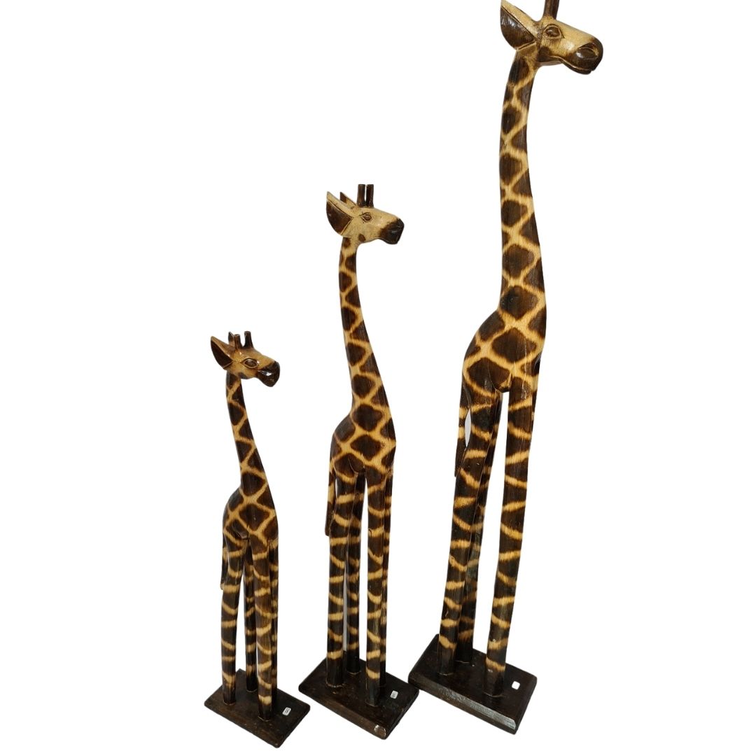 Wooden giraffe as set of 3 natural marking and colours (100, 80, 60cm) (I)
